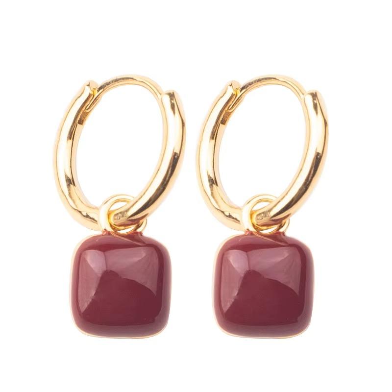 זוג עגילי חישוק עם תליון מעוצב | ג'סטה שופ | Jesta Shop