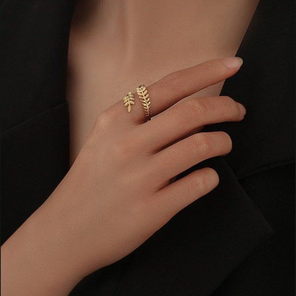 טבעת איכותית לנשים בצבע זהב במגוון סגנונות | ג'סטה שופ | JestaShop