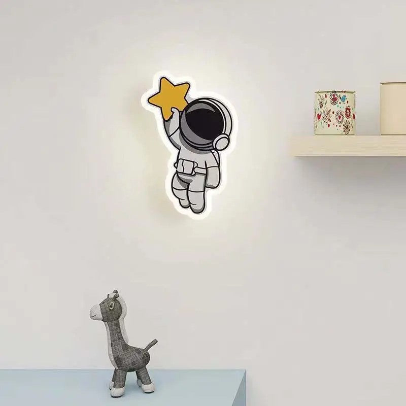 מנורת קיר לד צפה לחדר לילדים במגוון צורות | ג'סטה שופ | Jesta Shop