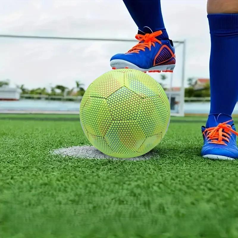 כדור כדורגל זוהר בחושך | ג'סטה שופ | Jesta Shop